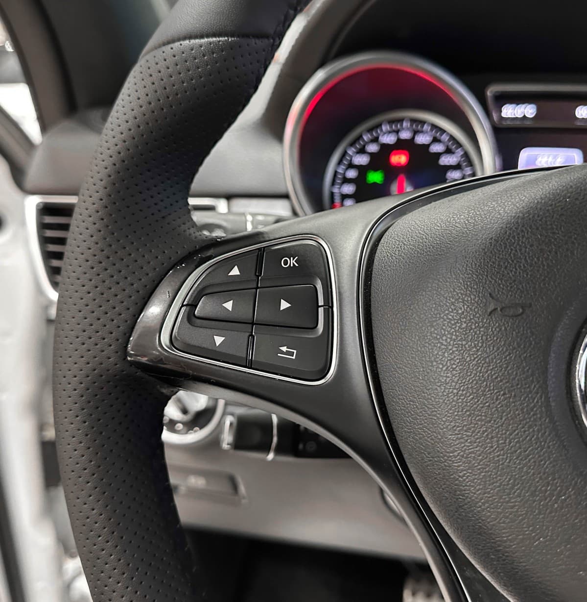 Mercedes-Benz GLE-Класс - фото 23