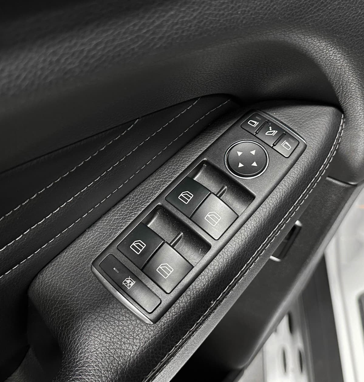 Mercedes-Benz GLE-Класс - фото 22
