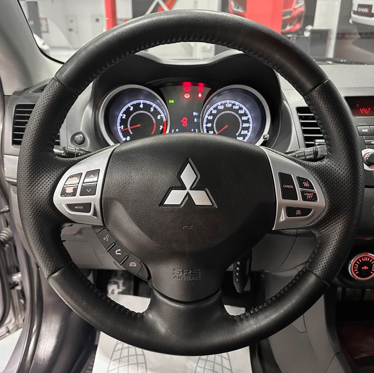Mitsubishi Lancer - фото 23