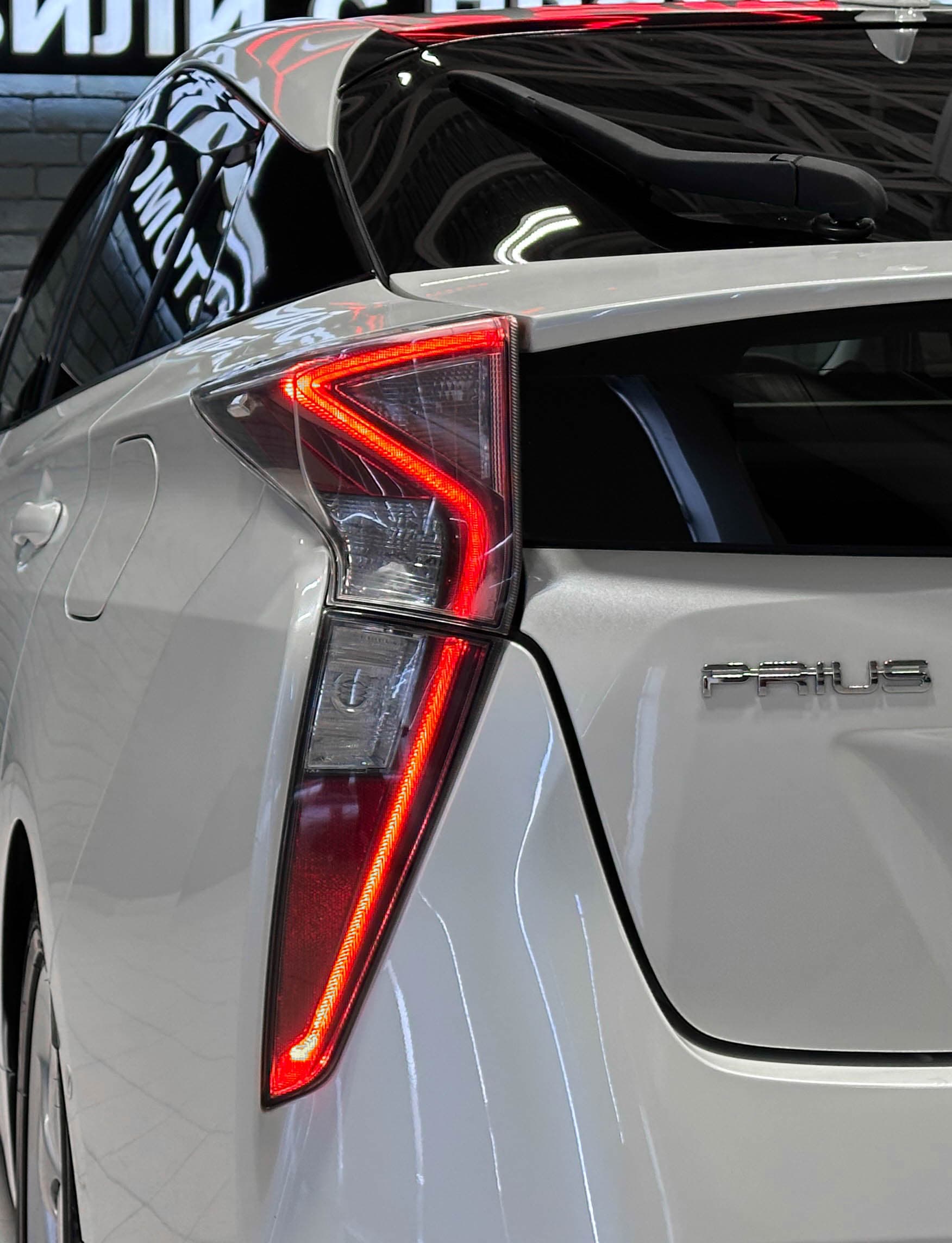 Toyota Prius Hybrid - фото 8
