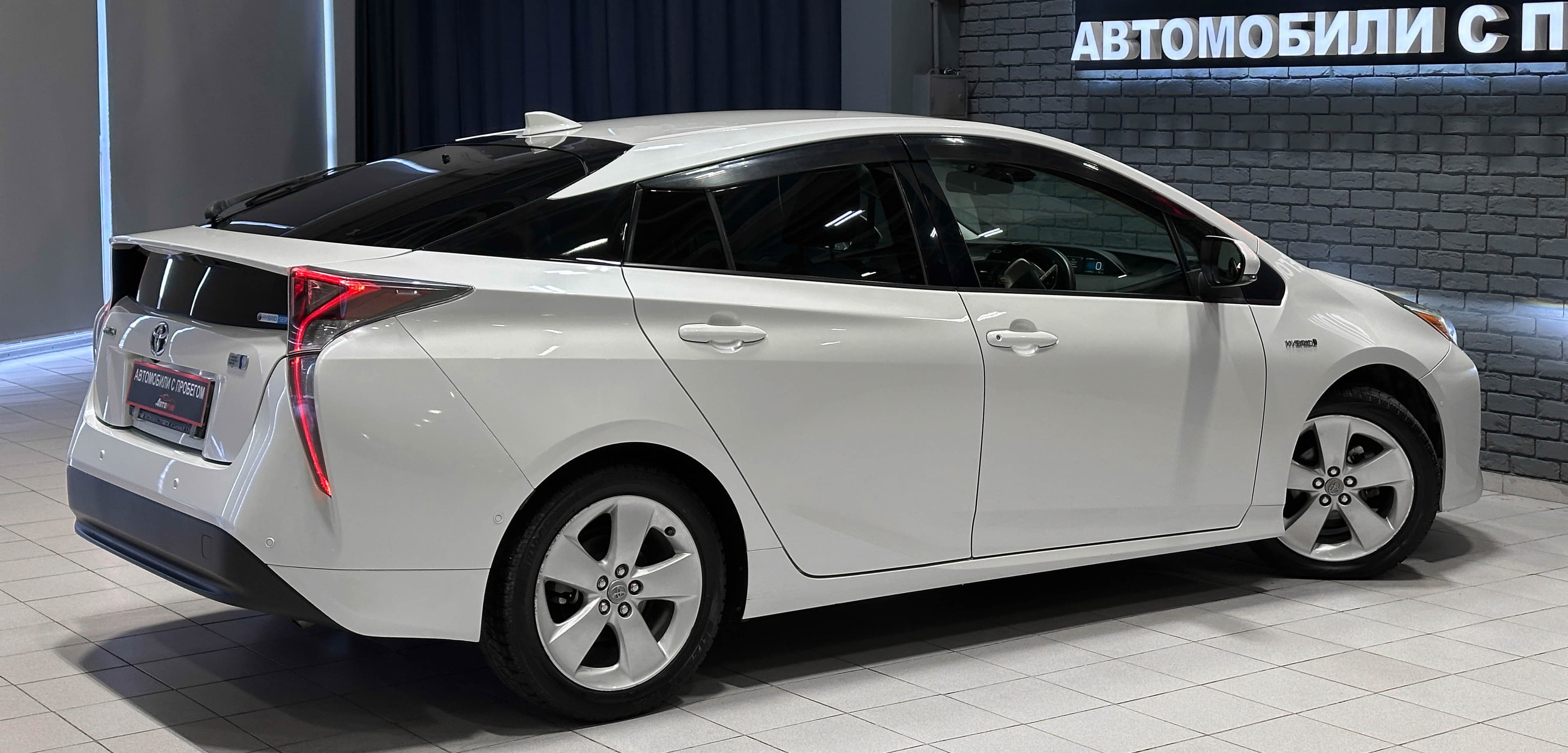 Toyota Prius Hybrid - фото 6