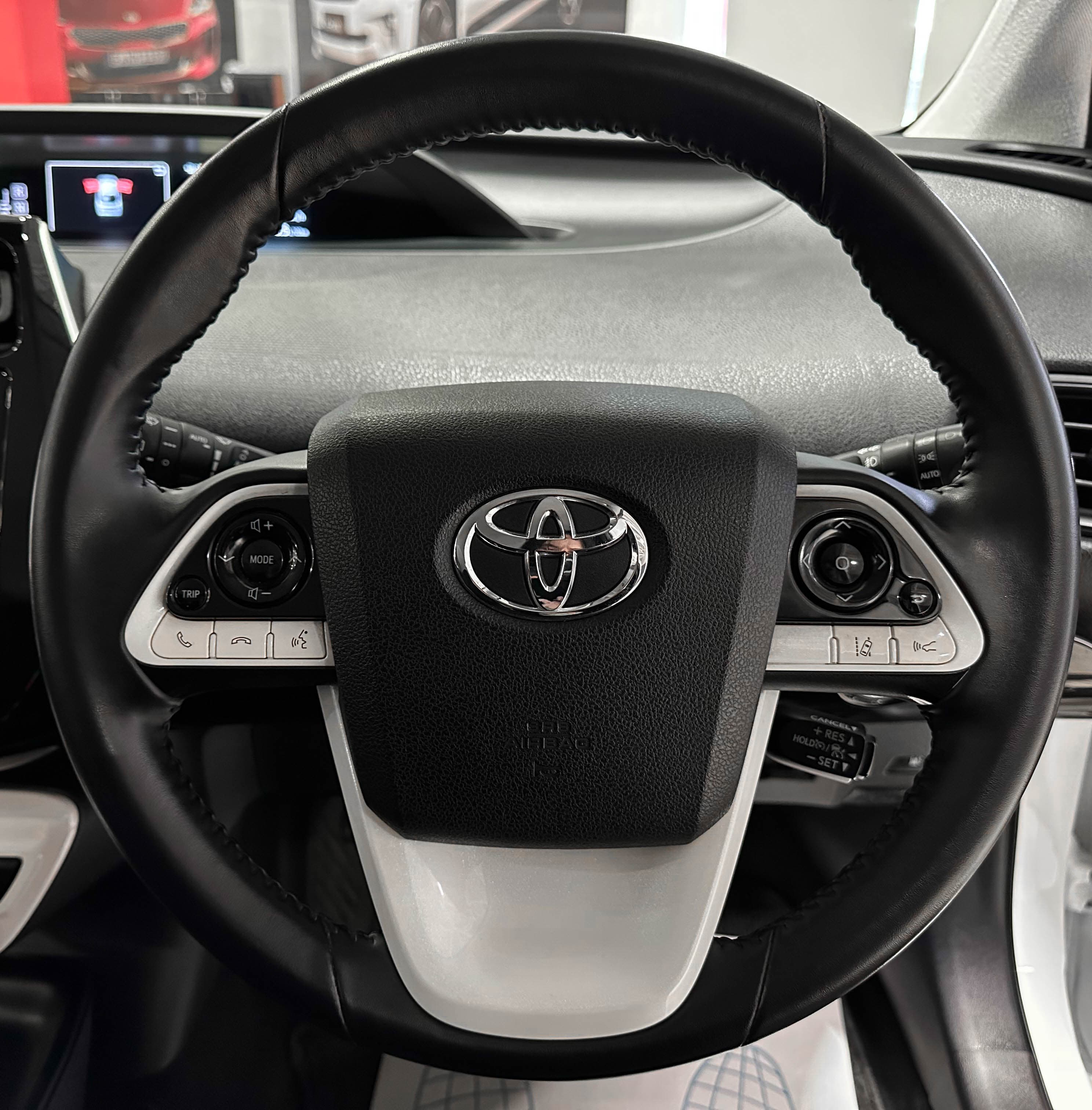 Toyota Prius Hybrid - фото 29