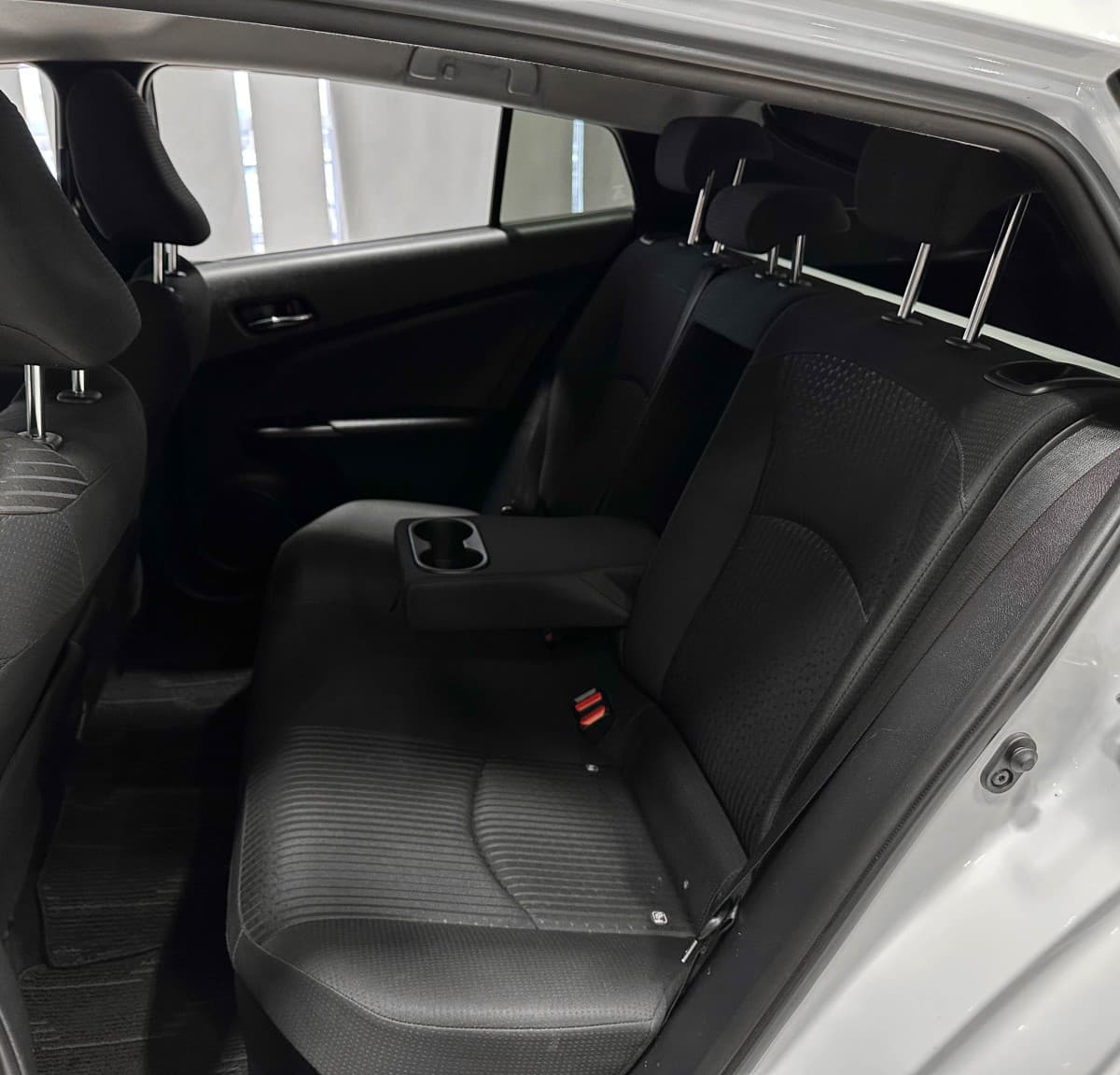Toyota Prius Hybrid - фото 14