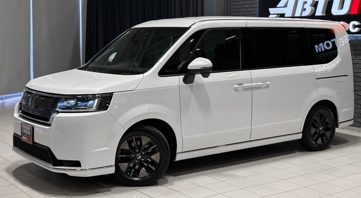 Honda Stepwgn Spada - 2