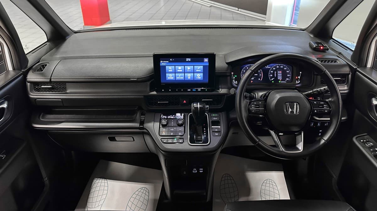 Honda Stepwgn Spada - фото 29