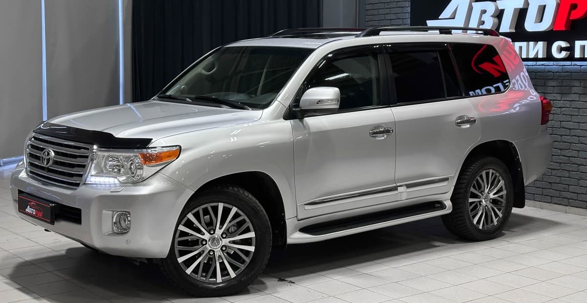 Toyota Land Cruiser - 2