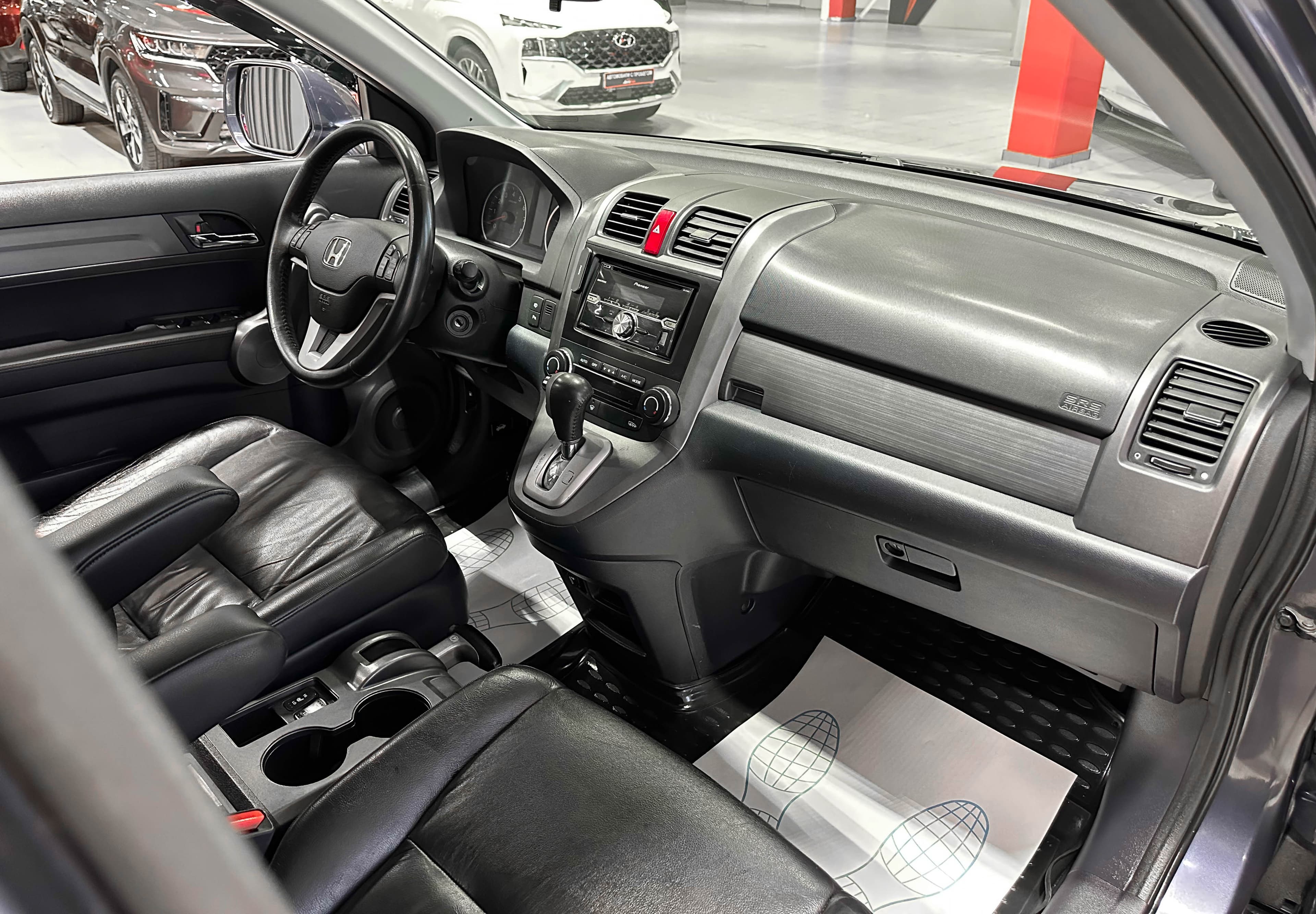 Honda CR-V - фото 16