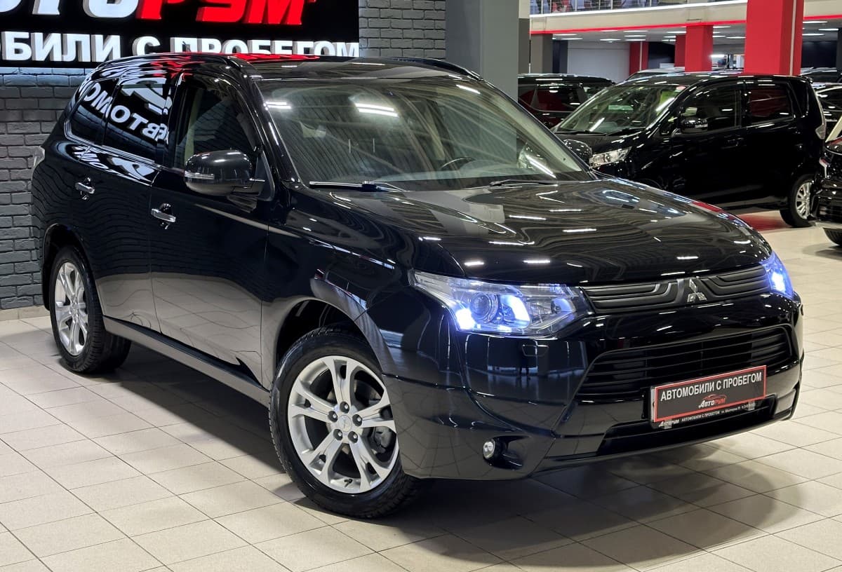 Mitsubishi Outlander - 3