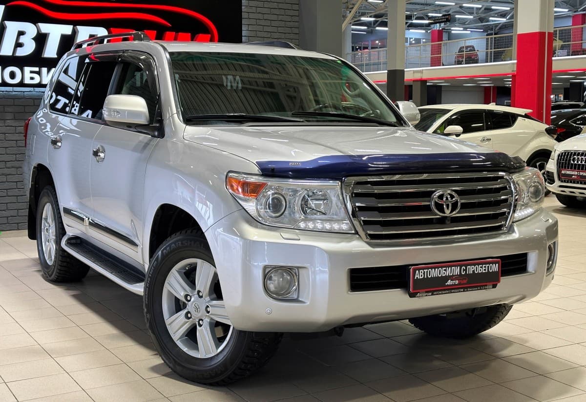 Toyota Land Cruiser 200 - 4