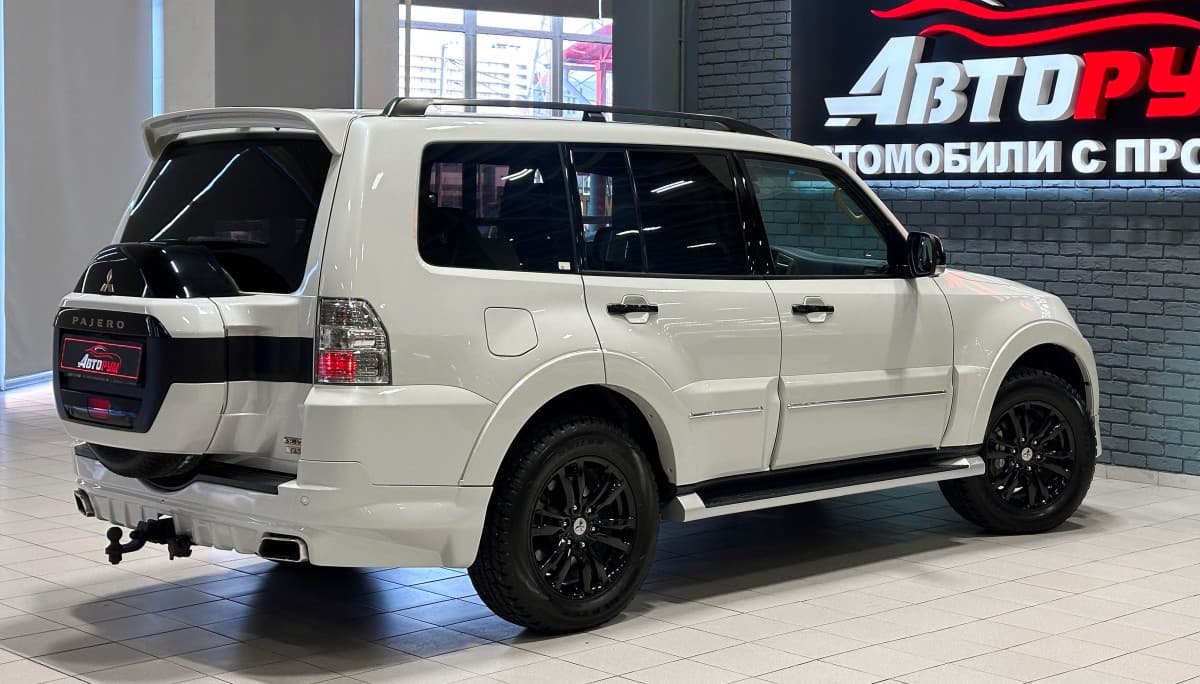 Mitsubishi Pajero - 5