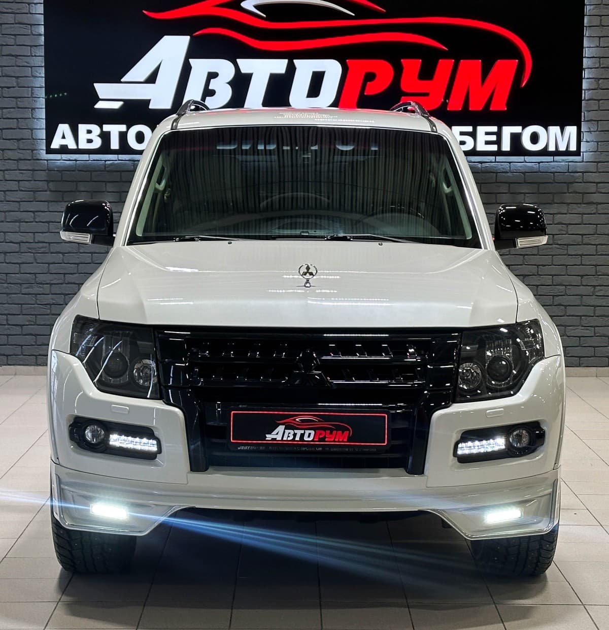 Mitsubishi Pajero - 3