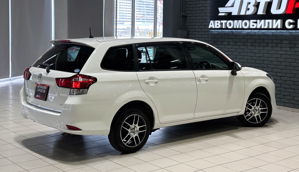 Toyota Corolla Fielder - 5