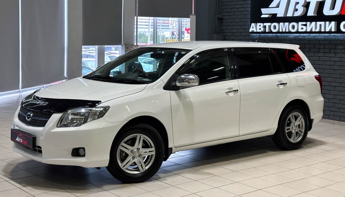 Toyota Corolla Fielder - 2