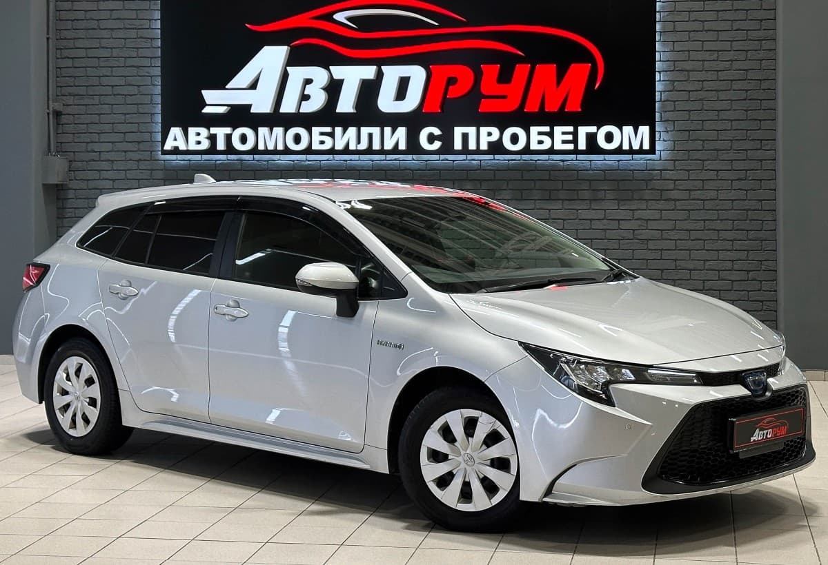 Toyota Corolla Touring Hybrid - 1