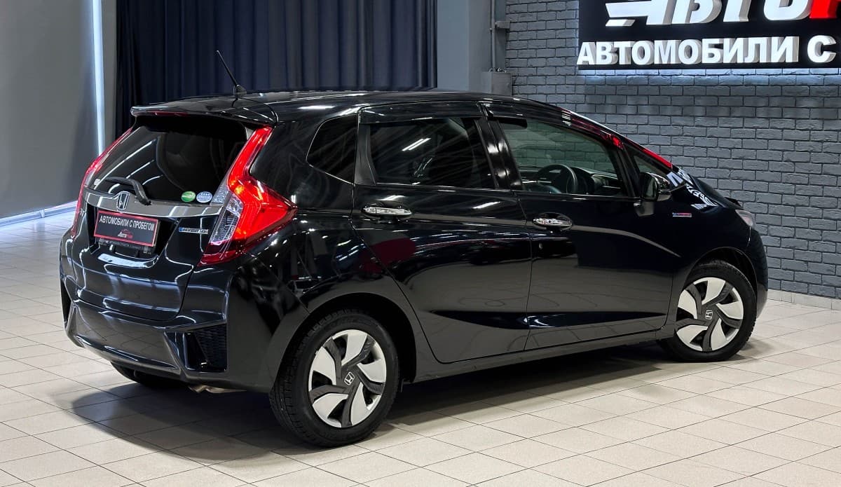 Honda Fit Hybrid - 5