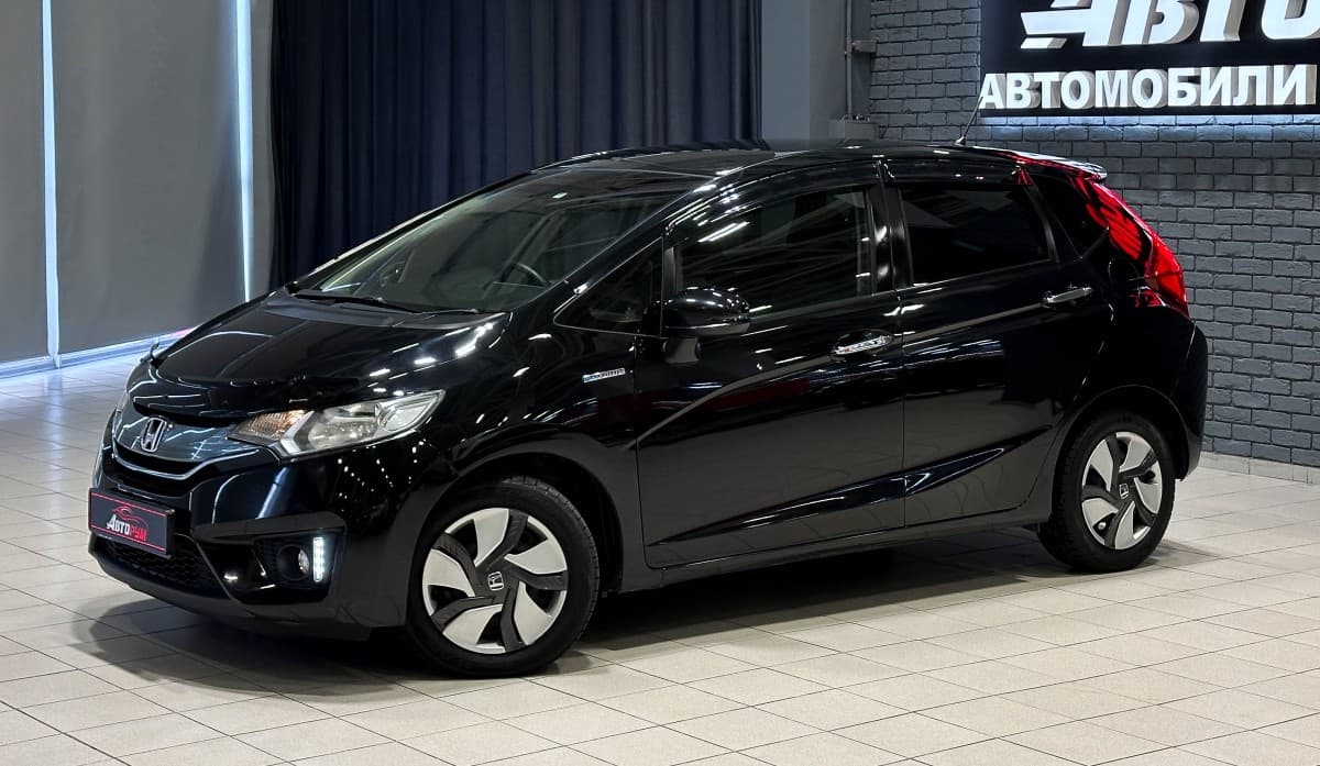 Honda Fit Hybrid - 2