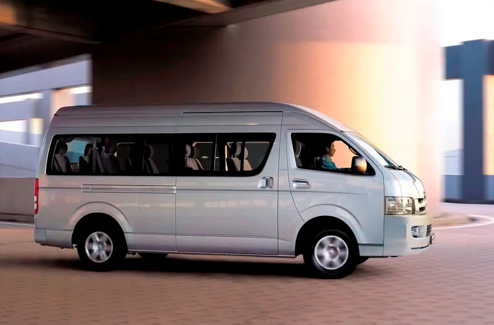 Toyota Hiace - 1