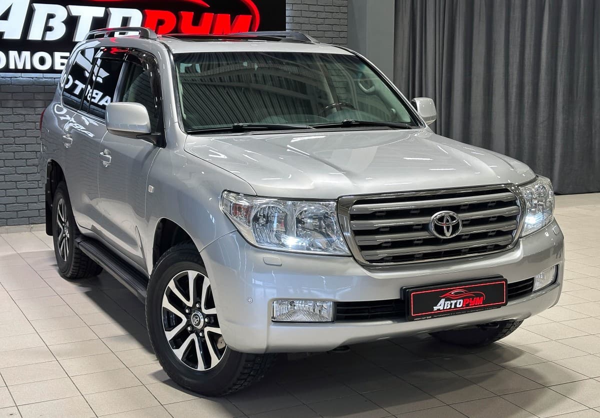 Toyota Land Cruiser 200 - 4