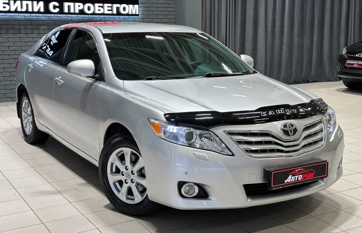 Toyota Camry - 4
