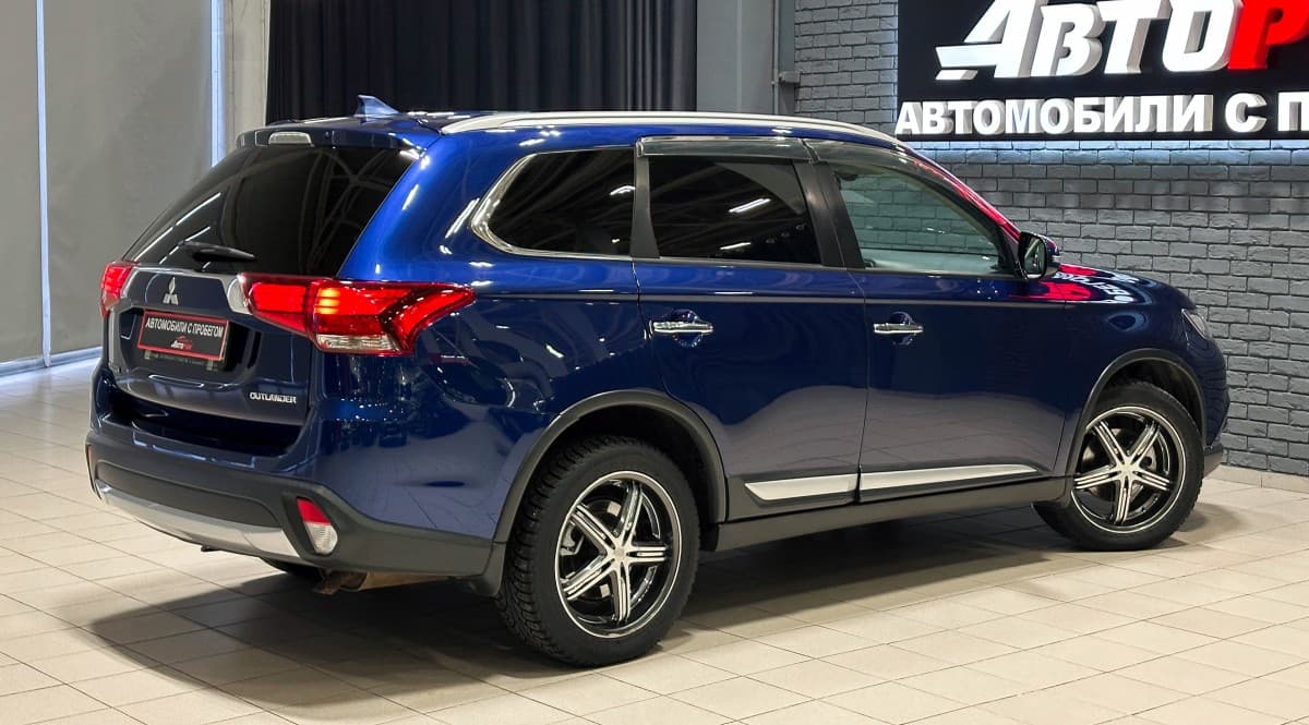 Mitsubishi Outlander - 5