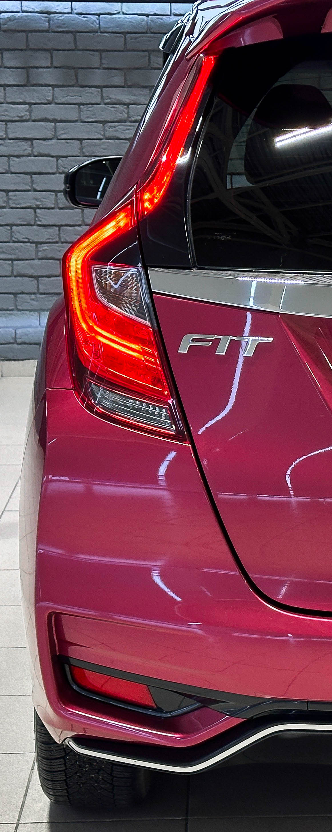 Honda Fit Hybrid - фото 8