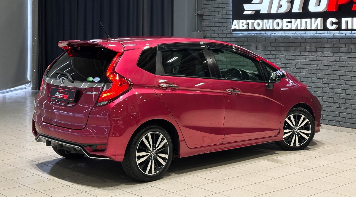Honda Fit Hybrid - фото 5