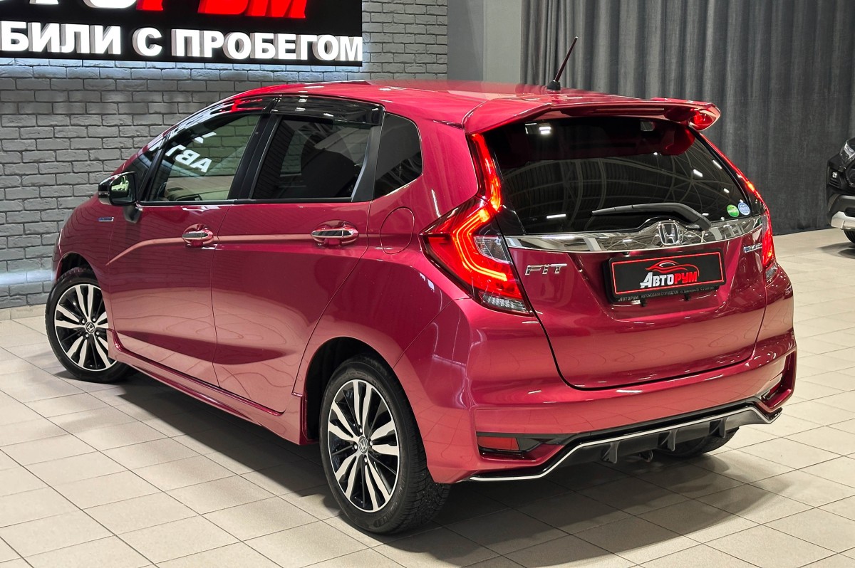 Honda Fit Hybrid - фото 7