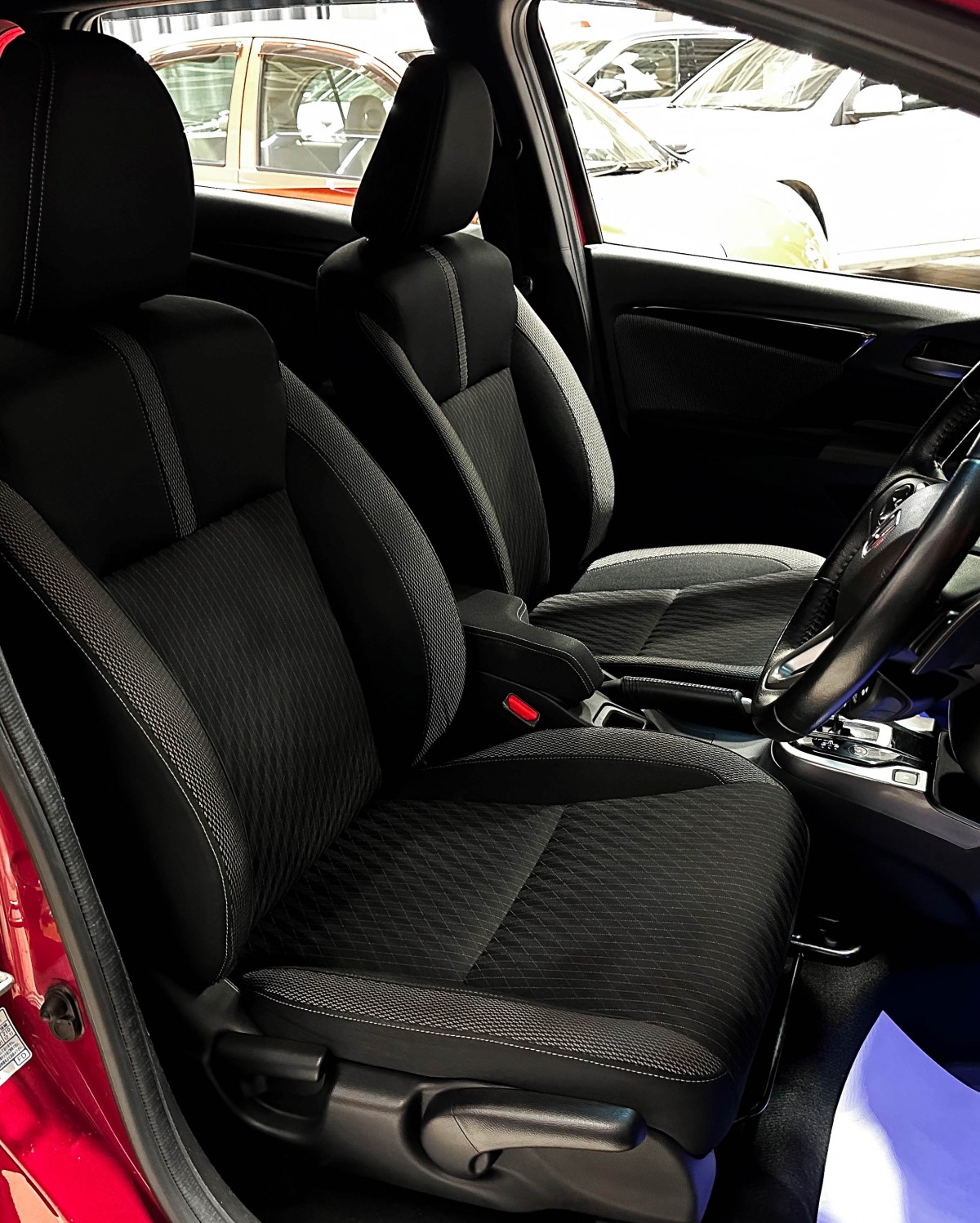 Honda Fit Hybrid - фото 11