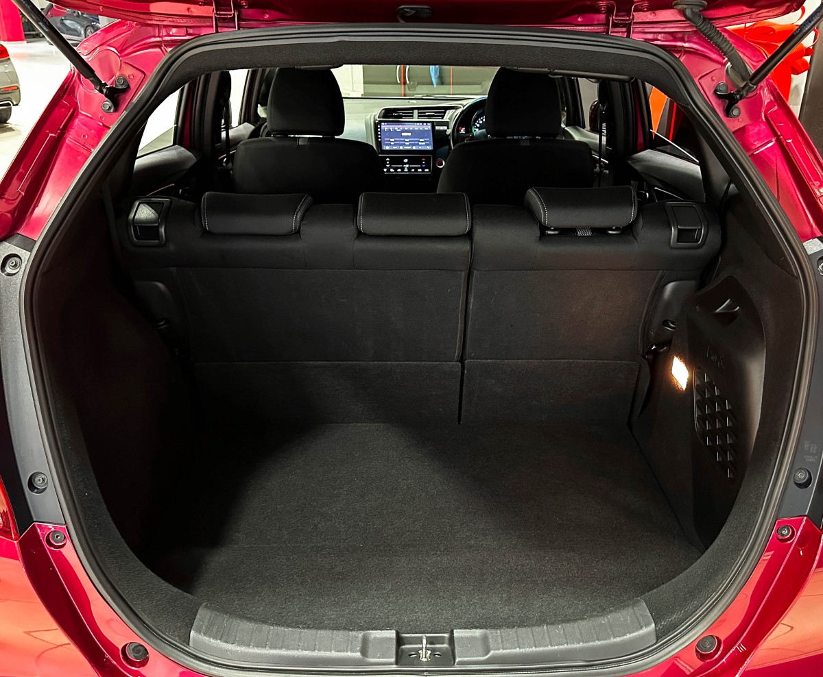 Honda Fit Hybrid - фото 13