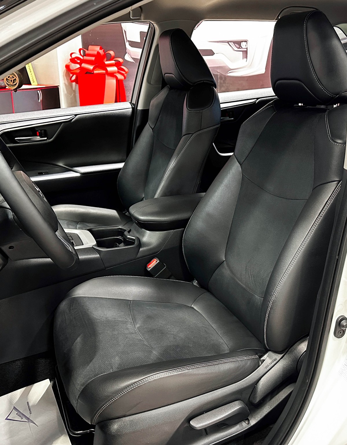 Toyota RAV4 - фото 12