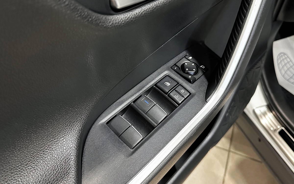 Toyota RAV4 - фото 17