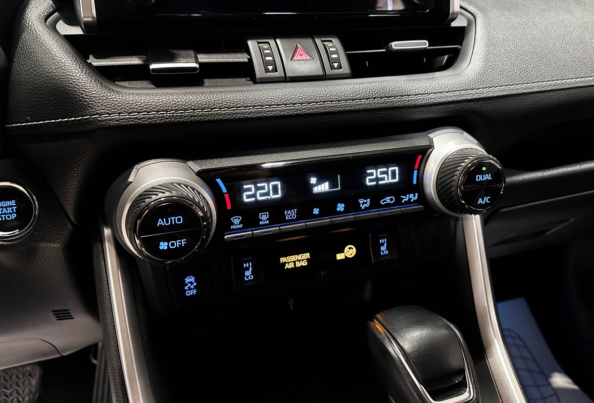 Toyota RAV4 - фото 25