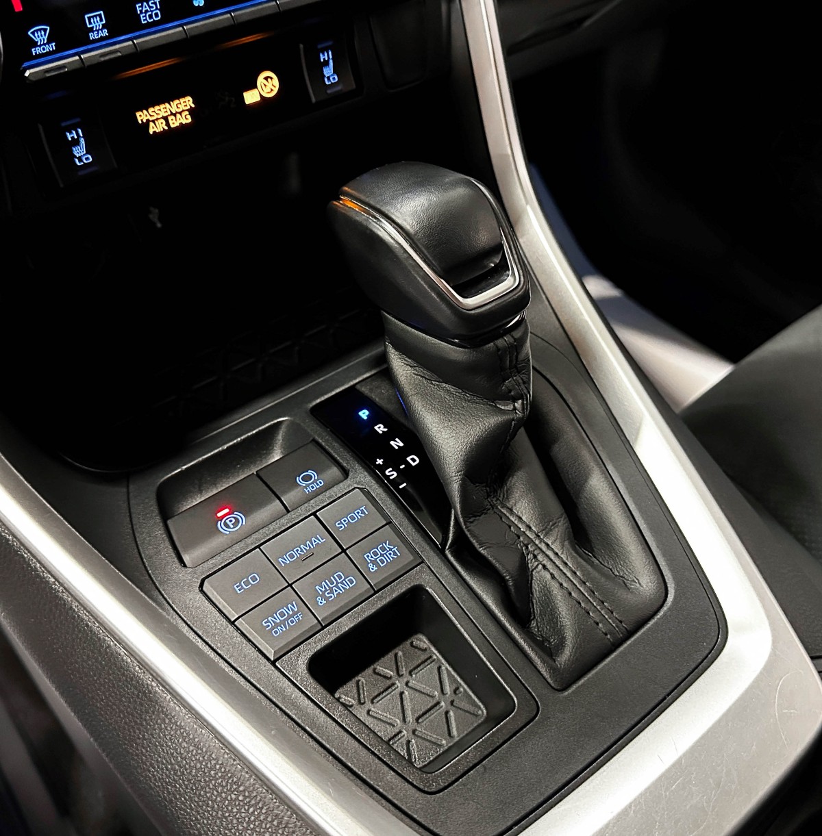 Toyota RAV4 - фото 26