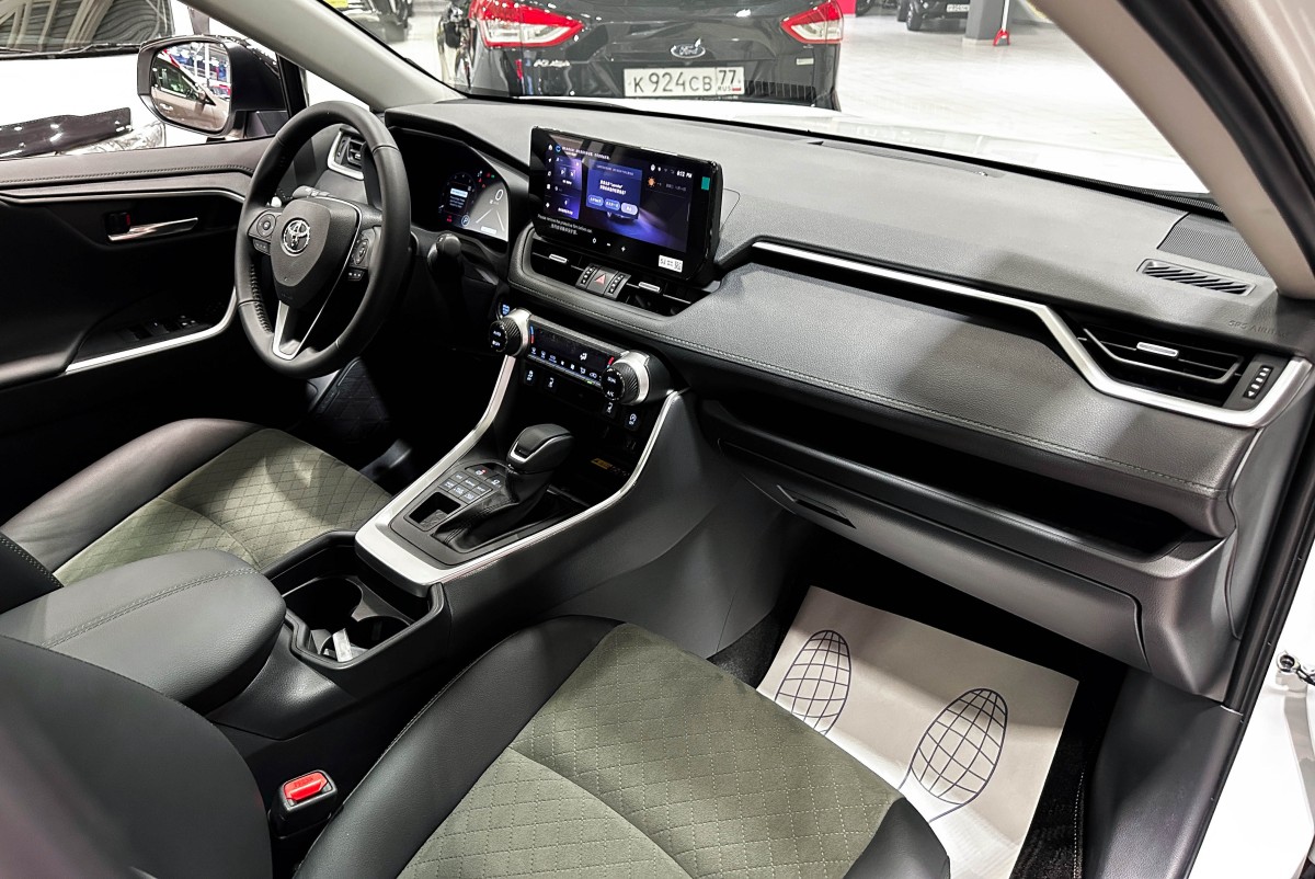 Toyota RAV4 - фото 17