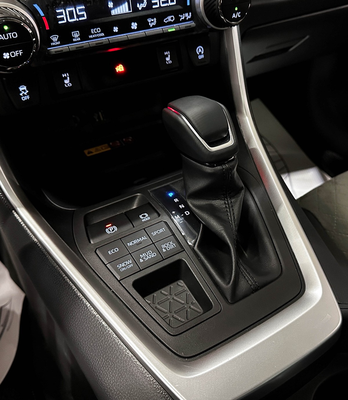 Toyota RAV4 - фото 28