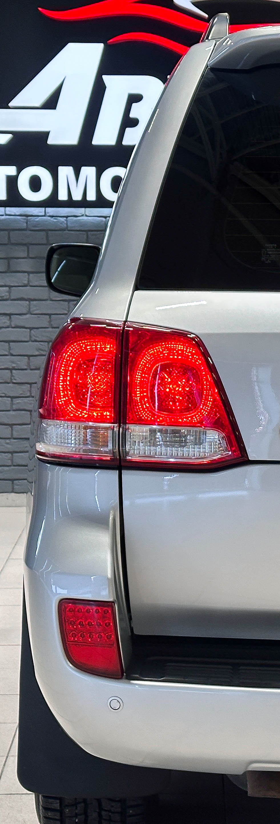 Toyota Land Cruiser 200 - фото 8