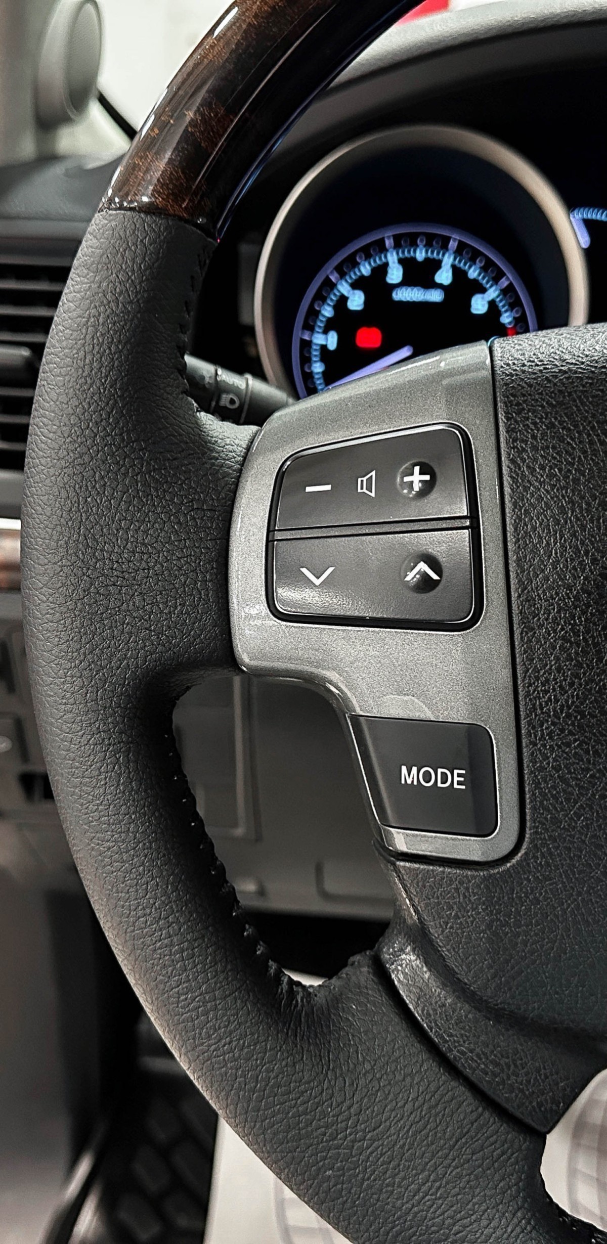 Toyota Land Cruiser 200 - фото 23