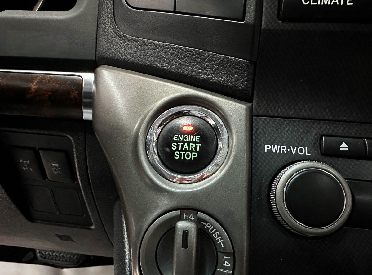 Toyota Land Cruiser 200 - фото 26