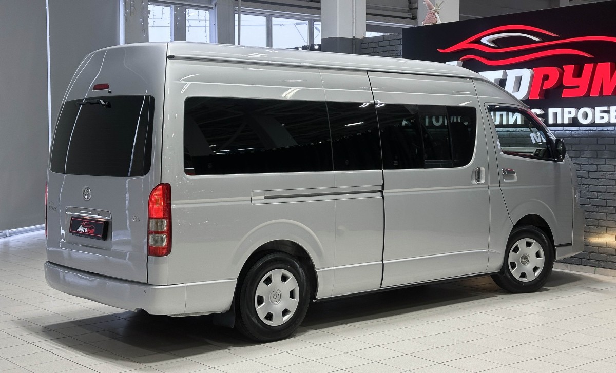 Toyota Hiace - фото 5