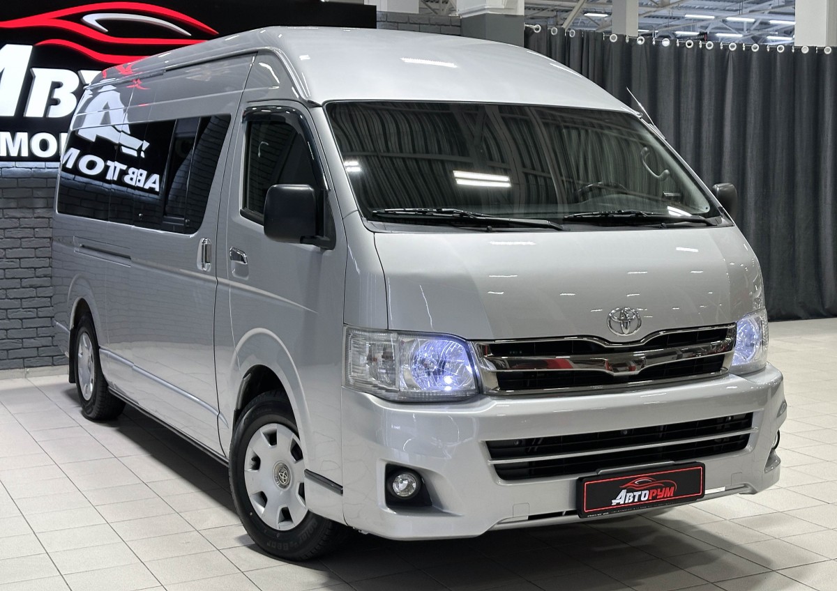 Toyota Hiace - фото 4