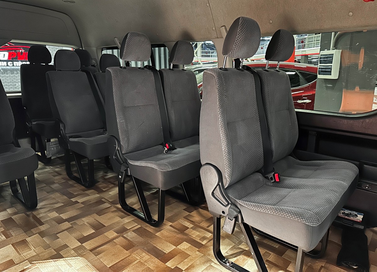 Toyota Hiace - фото 14