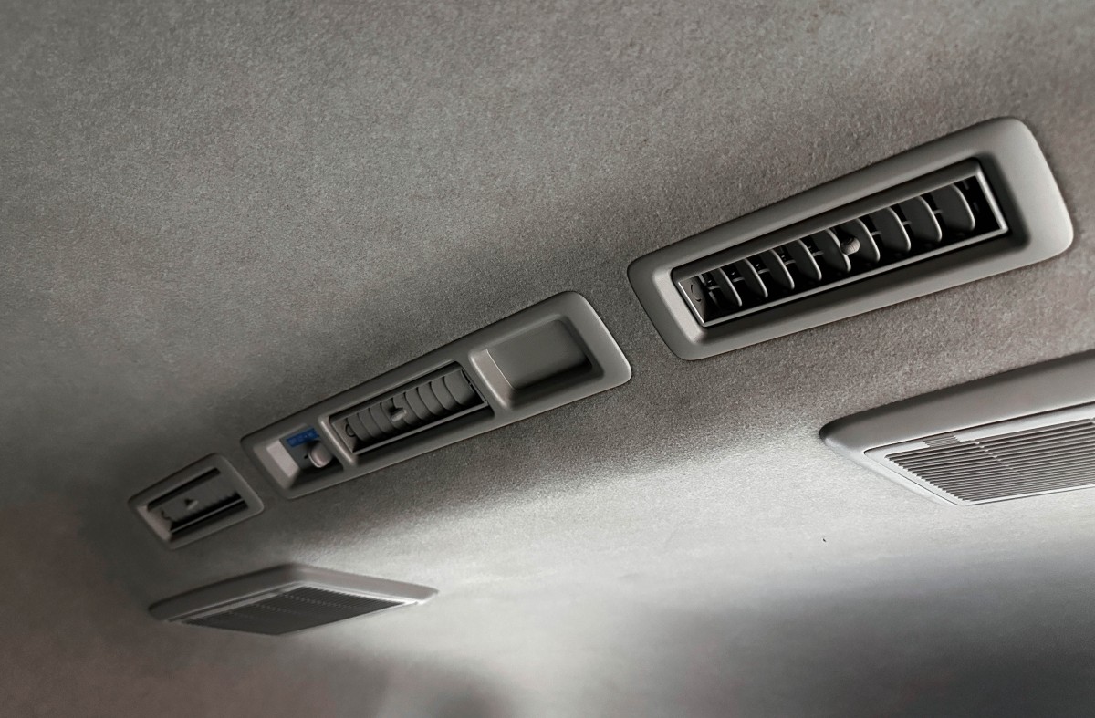 Toyota Hiace - фото 17