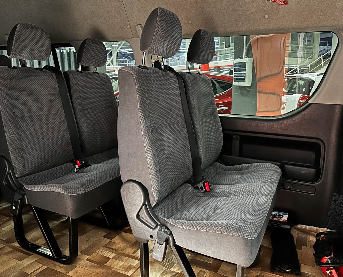 Toyota Hiace - фото 16