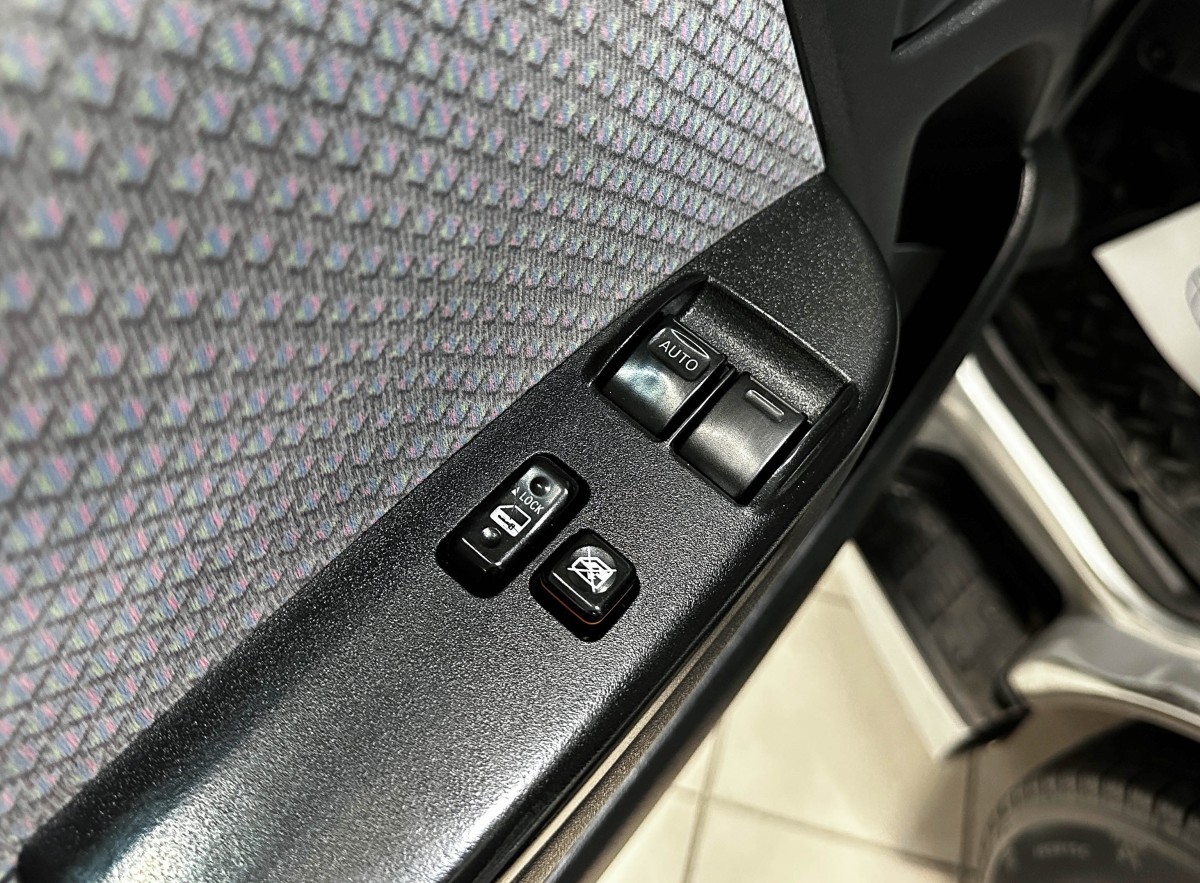 Toyota Hiace - фото 18