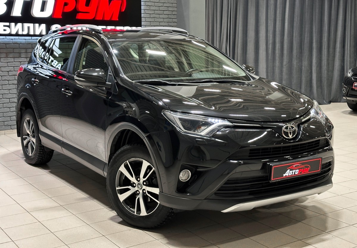 Toyota RAV4 - фото 4