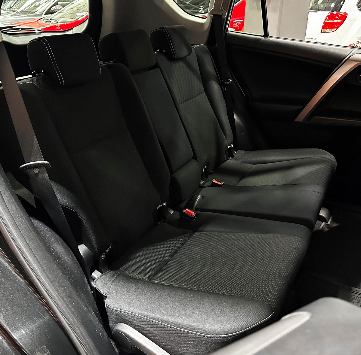 Toyota RAV4 - фото 14