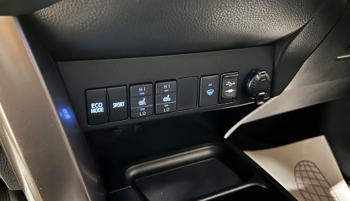 Toyota RAV4 - фото 25