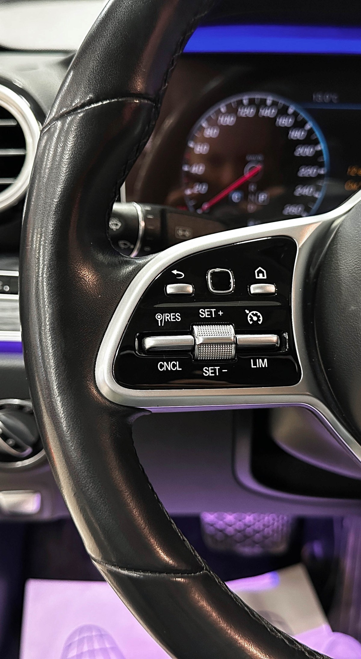 Mercedes-Benz E-Класс - фото 24