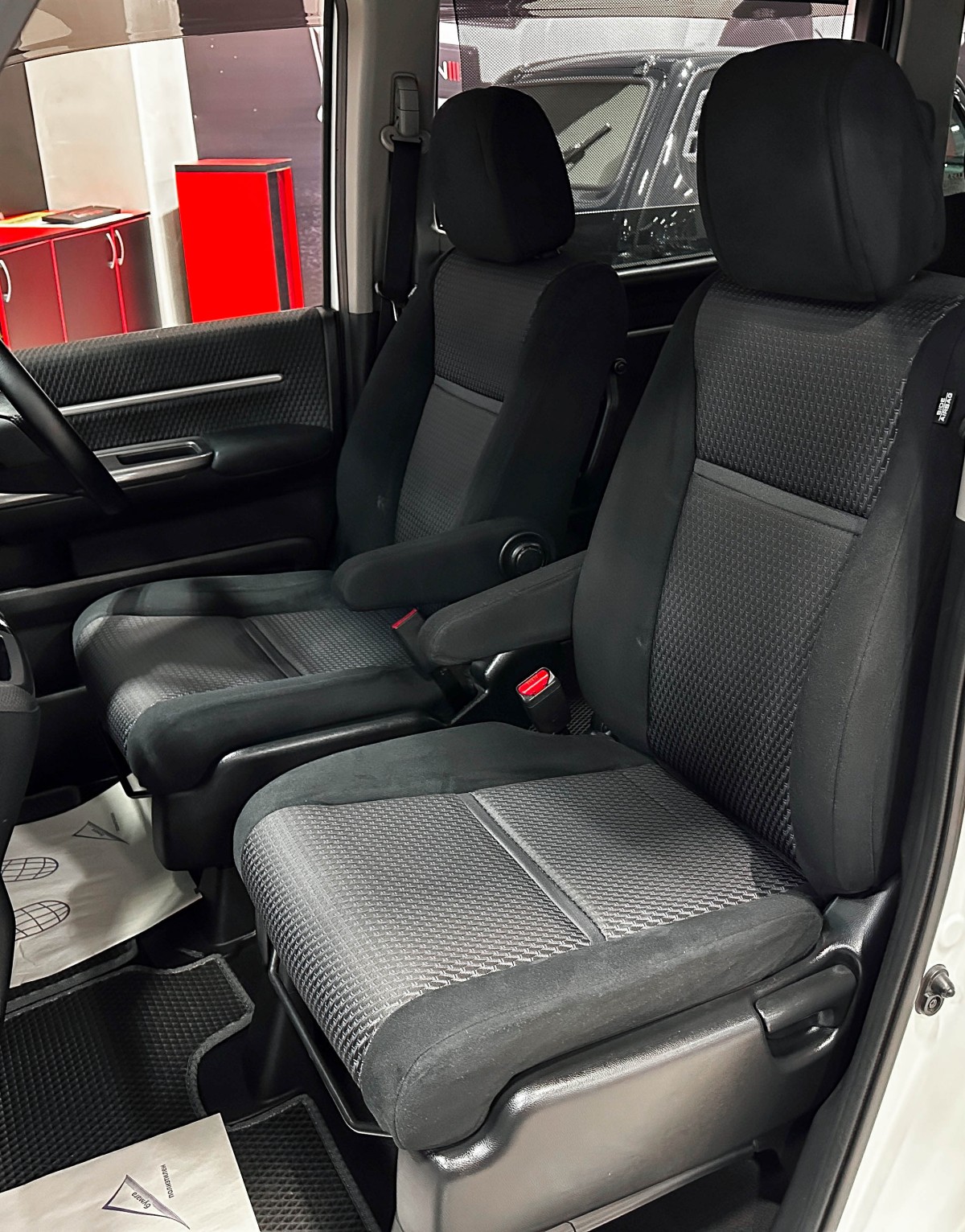 Honda Stepwgn - фото 17