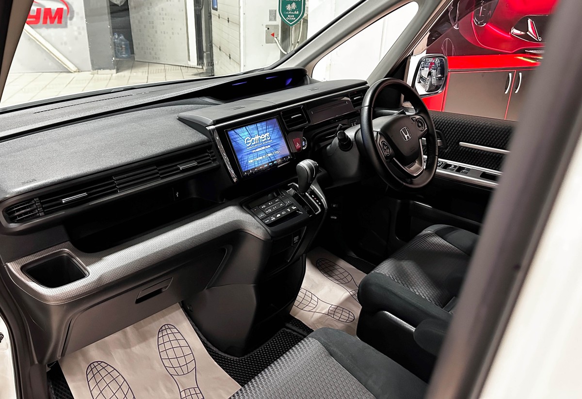 Honda Stepwgn - фото 18